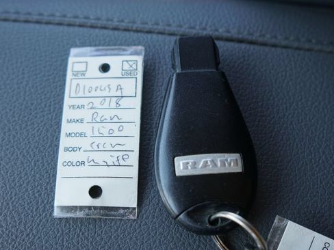 Used 2018 RAM 1500 Express w/ Express Value Package AWD/4WD image 33