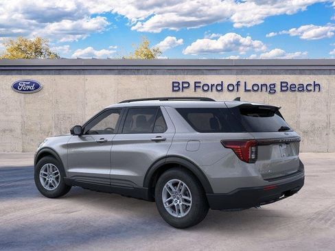 New 2026 Ford Explorer Active RWD image 4