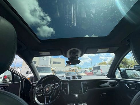 Used 2017 Porsche Macan image 10