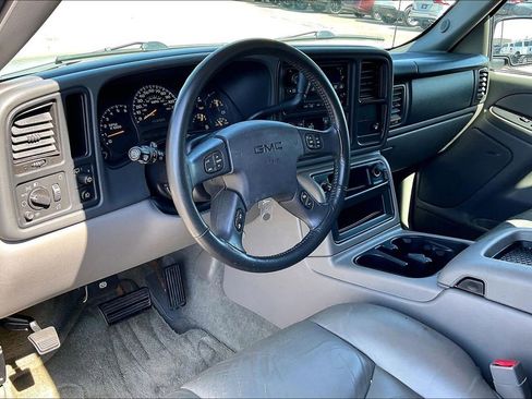 Used 2004 GMC Yukon XL SLT w/ Preferred Equipment Group image 13