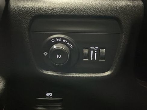 Used 2025 Jeep Grand Cherokee Limited AWD/4WD image 30