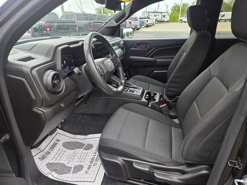 Used 2023 Chevrolet Colorado W/T RWD image 10