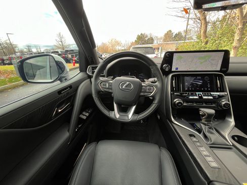 Used 2025 Lexus LX 600 4WD w/ Luxury Package image 68