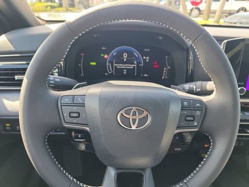 New 2026 Toyota Camry SE w/ Convenience Package FWD image 8