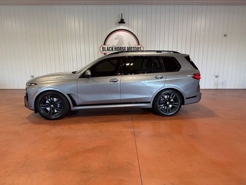 Used 2024 BMW X7 xDrive40i w/ M Sport Package AWD/4WD image 2