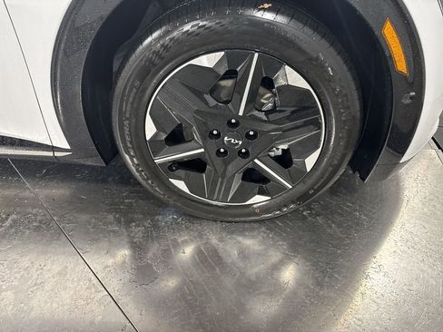 New 2025 Kia EV6 Wind image 14
