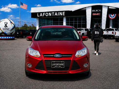 Used 2014 Ford Focus SE FWD image 2