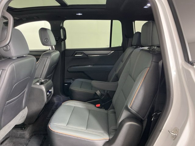 Used 2025 GMC Acadia AT4 w/ Luxury Package AWD/4WD image 29