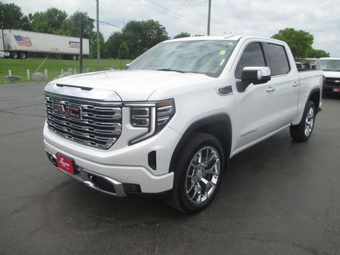 Used 2022 GMC Sierra 1500 Denali AWD/4WD image 10