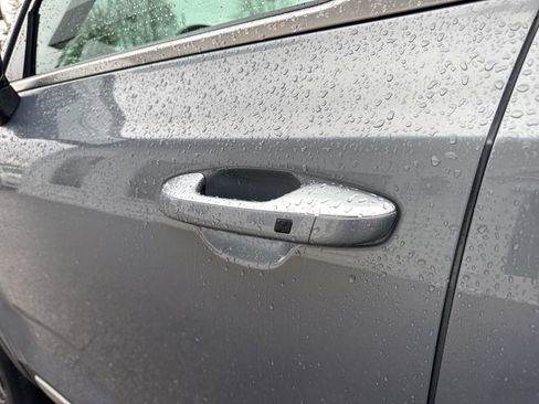 Used 2025 Kia Telluride S FWD image 10