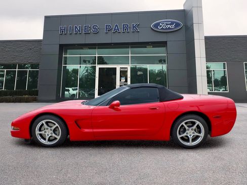 Used 2003 Chevrolet Corvette Convertible w/ Preferred Equipment Group1 RWD image 4