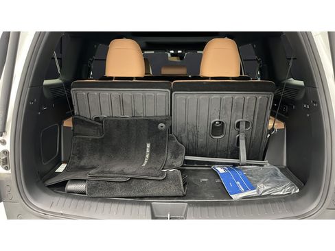 Used 2025 Hyundai Santa Fe Limited AWD/4WD image 27