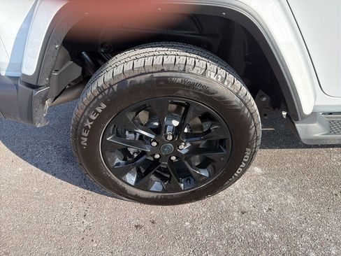 Certified 2025 Jeep Wrangler Sahara 4xe image 17