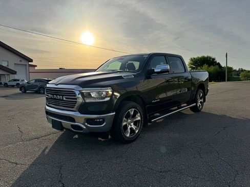 Used 2023 RAM 1500 Laramie AWD/4WD image 11