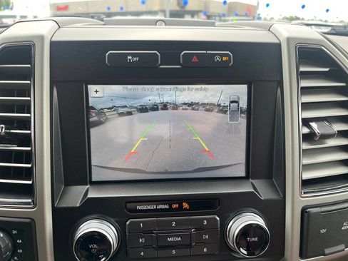 Used 2018 Ford F150 King Ranch w/ Equipment Group 601A Luxury AWD/4WD image 24