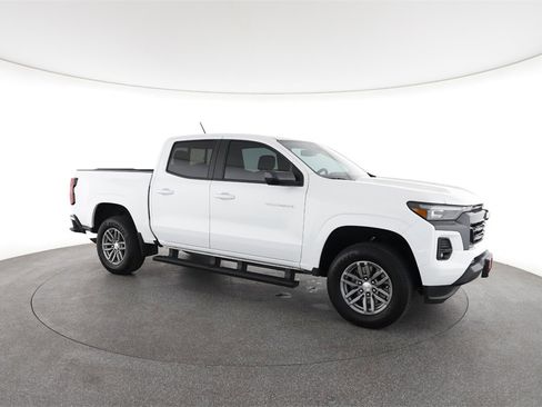 Used 2024 Chevrolet Colorado LT w/ LT Convenience Package III image 14