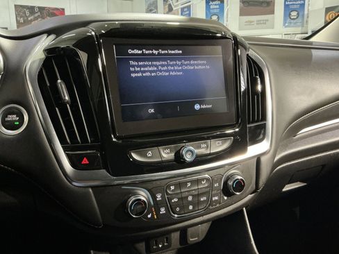 Used 2021 Chevrolet Traverse LT image 28