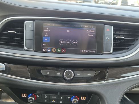Used 2020 Buick Enclave Essence FWD image 21