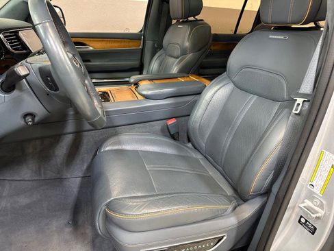 Used 2022 Jeep Grand Wagoneer Series II w/ Premium Group II image 17