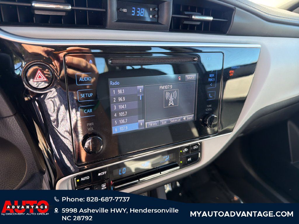Used 2018 Toyota Corolla LE FWD image 13