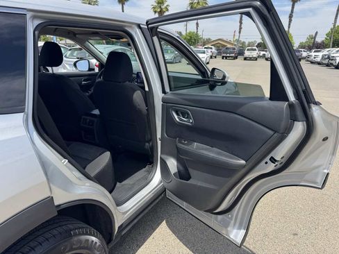 Used 2025 Nissan Rogue SV FWD image 16