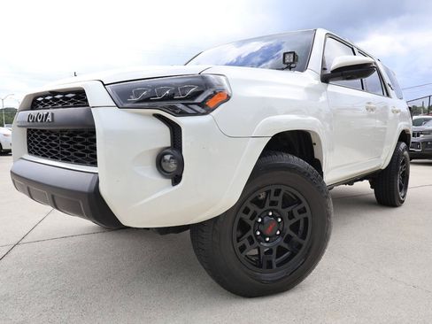 Used 2019 Toyota 4Runner TRD Off-Road Premium AWD/4WD image 2