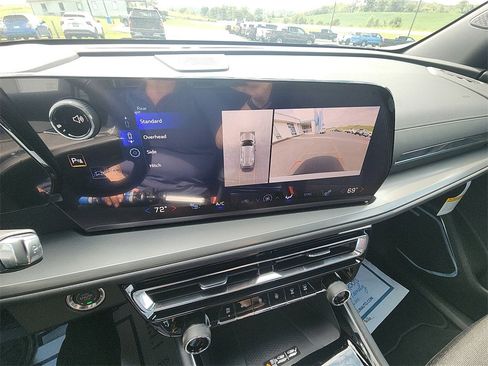 New 2026 Chevrolet Traverse LT w/ Enhanced Driving Package image 17