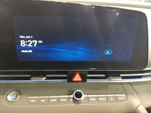 Used 2024 Hyundai Elantra SEL FWD image 25