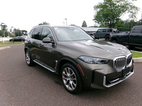 Used 2026 BMW X5 xDrive40i w/ Premium Package AWD/4WD image 2