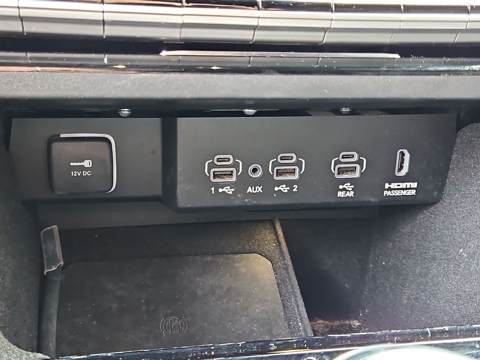 Used 2022 Jeep Wagoneer Series III w/ Rear Seat Video Group 1 AWD/4WD image 30