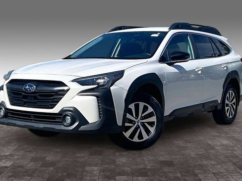Used 2023 Subaru Outback Premium AWD/4WD image 2