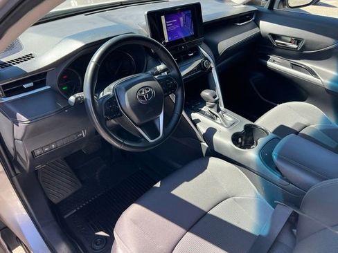 Used 2024 Toyota Venza LE AWD/4WD image 15