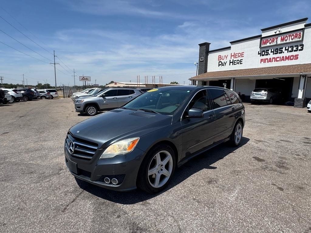 Used 2011 Mercedes-Benz R 350 4MATIC image 1