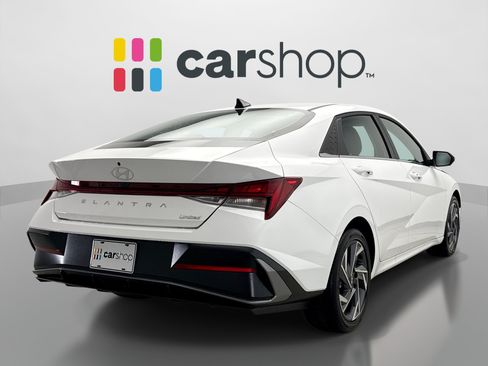 Used 2026 Hyundai Elantra Limited FWD image 5