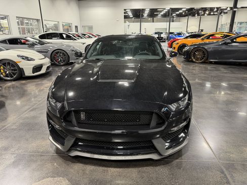 Used 2018 Ford Mustang Shelby GT350 w/ Convenience Package RWD image 2