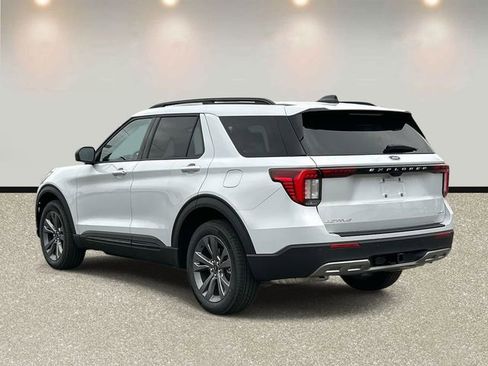 New 2026 Ford Explorer Active w/ Active Comfort Package image 7