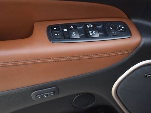 Used 2017 Jeep Grand Cherokee Summit w/ Platinum Series Group image 12