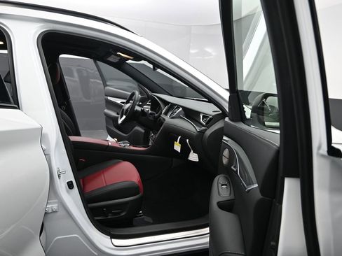 New 2025 INFINITI QX50 Sport image 13