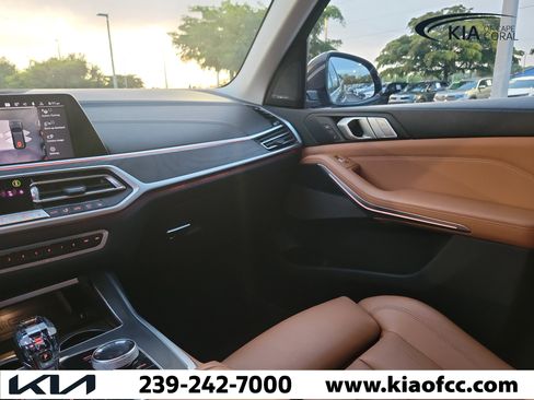 Used 2019 BMW X7 xDrive40i w/ Premium Package AWD/4WD image 19
