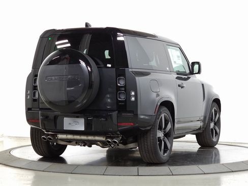 New 2025 Land Rover Defender 90 V8 image 6