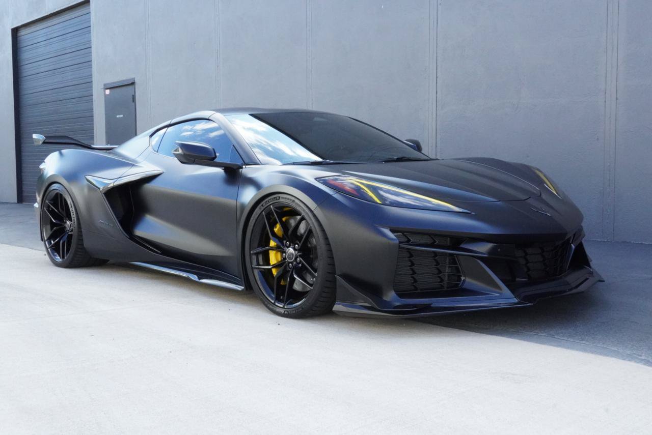 Used 2025 Chevrolet Corvette Z06 w/ Z07 Performance Package RWD image 10