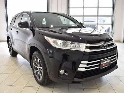 Certified 2019 Toyota Highlander XLE image 1