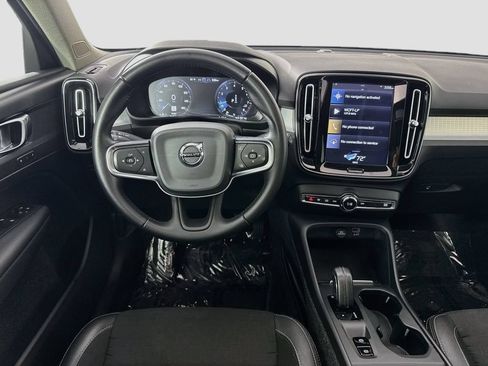 Used 2020 Volvo XC40 T5 Momentum w/ Protection Package AWD/4WD image 25