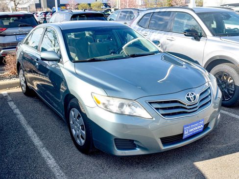 Used 2010 Toyota Camry image 15