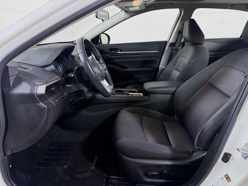 Certified 2023 Nissan Altima 2.5 SV w/ SV Premium Package FWD image 18