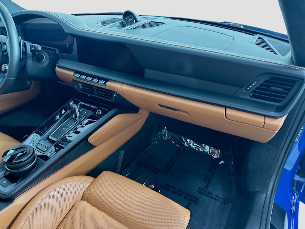 Certified 2025 Porsche 911 Carrera GTS RWD image 28