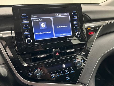 Used 2023 Toyota Camry SE image 14