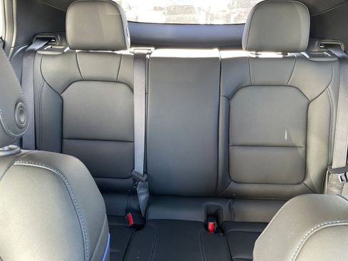 Used 2025 Buick Envista Sport Touring image 36