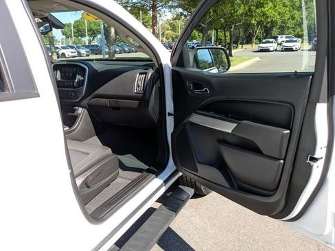 Used 2022 Chevrolet Colorado LT image 34