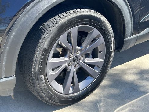 Used 2023 Ford Explorer XLT w/ Equipment Group 202A image 9